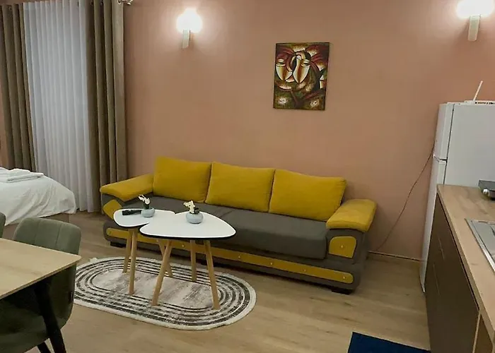 Adora * Tirana